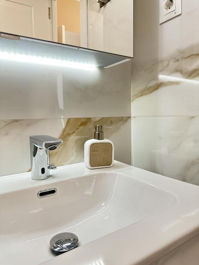 Holiday & Relax - Appartament Center Torremolinos Bagian luar foto